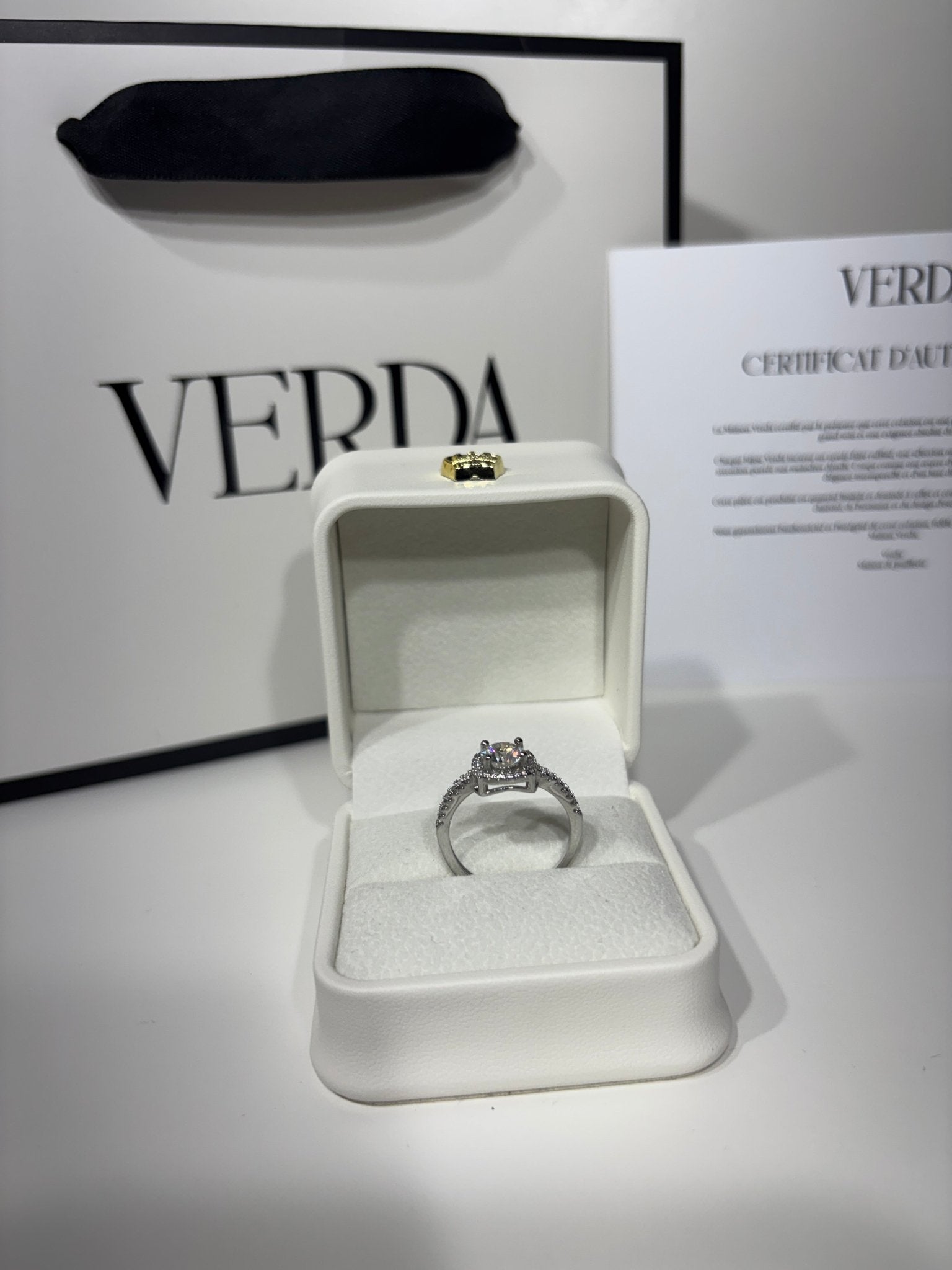 Bague engagement Verda Radiant moissanite radiant
